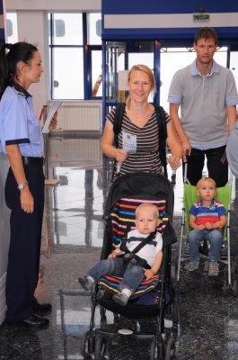 Poliţiştii au înmânat flyere turiştilor care au ajuns în Port